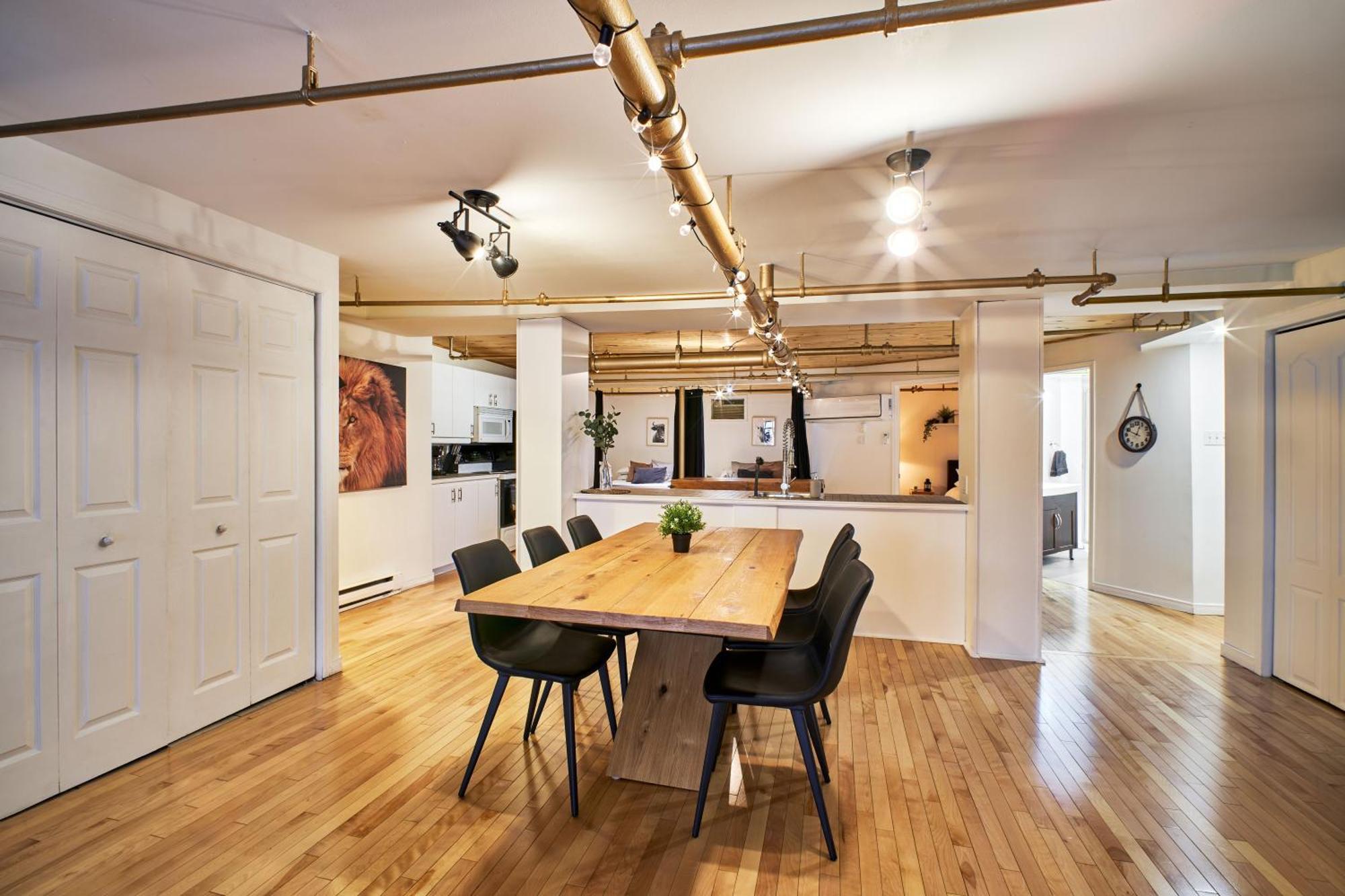 Lion'S Den // Spacious 1500 Sqft مدينة كويبيك المظهر الخارجي الصورة
